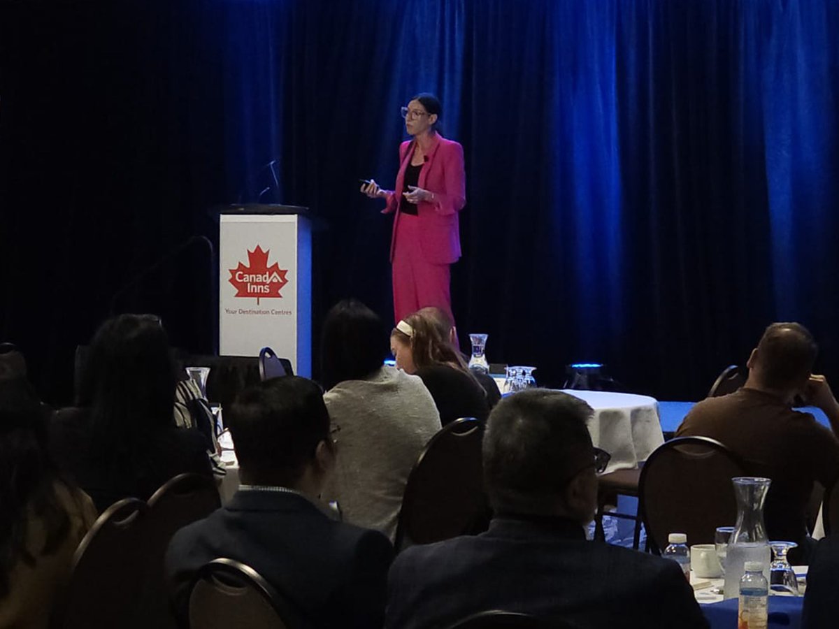 MortgageProsCan's tweet photo. This AM has been as engaging as we anticipated for our Winnipeg Symposium attendees!
🗓️marketing tips w/ @SherryCorbitt
📑update from Reaza Ali at @FisgardAsset
🔖maximizing your business w/ @Kerzner
✅best practices w/ Lee-Ann McEllister
#MPCInAction #MyMPC https://t.co/mcea4vf528
