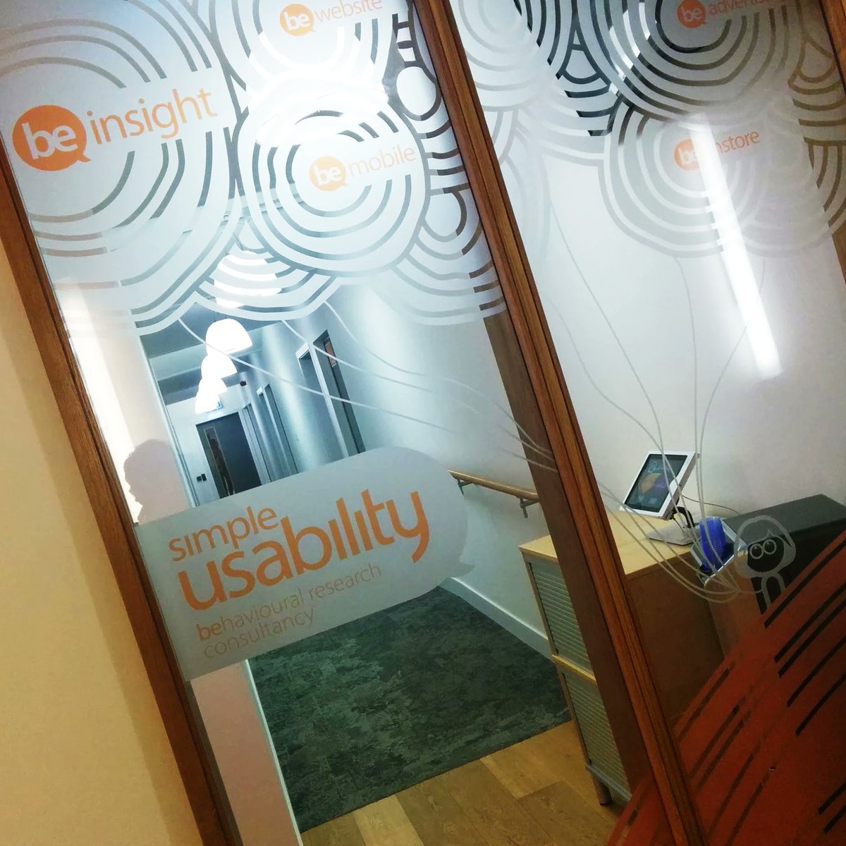 Wall Glamour® tweet media