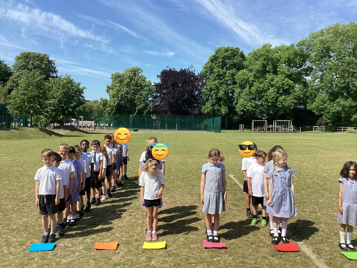 Year2TLTPA22's tweet photo. That’s one way to teach statistics- with a human block diagram! #activemaths @BrightFuturesET https://t.co/kpvQk2WQAD
