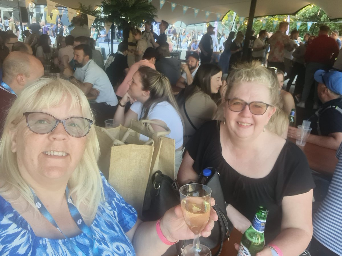 Susan Lang tweet media