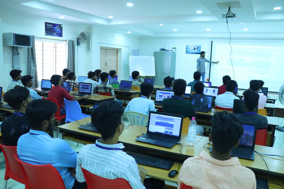 ksrmceofficial's tweet photo. Day 5 of S D Cell in association with the department of CSE is organising a one week workshop on Game design using Unity 3D from 8 - 14, June 2023

#skilldevelopmentcell #ksrmcse #ksrmskilldevelopmentcell #KSRM #ksrmce  #ksrmceclubs #jntua #AICTE #aishe #IntiativesofMHRD https://t.co/f6nwHParG7