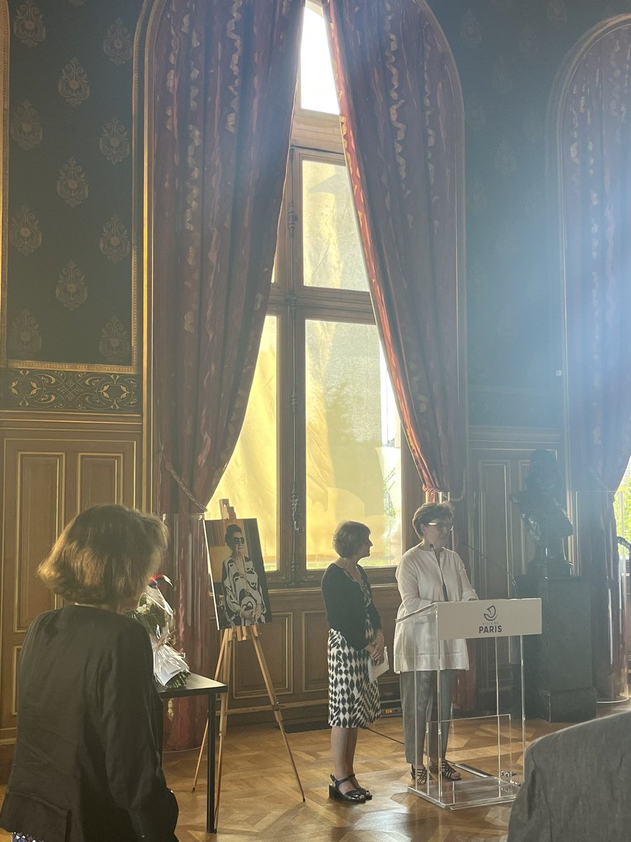 .<a href="/Paris/">Paris</a> rend hommage à Renée Derem Johnson, fondatrice et présidente du Comité Paris-Chicago. Nous saluons son engagement infaillible pour tisser des liens culturels, universitaires et économiques entre nos 2 villes.
Merci Renée Johnson 🇺🇸🇫🇷