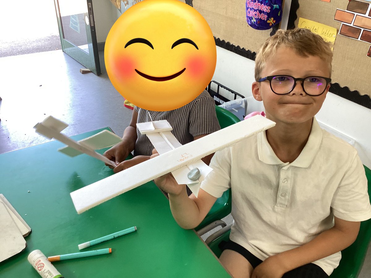 Year2TLTPA22's tweet photo. A bit late to the party but we loved our science day. We made some fabulous gliders and learnt all about gravity and fair tests! @MrChryslerLTPA #GSSfS2023 @BrightFuturesET https://t.co/eJlmLCEKZ6