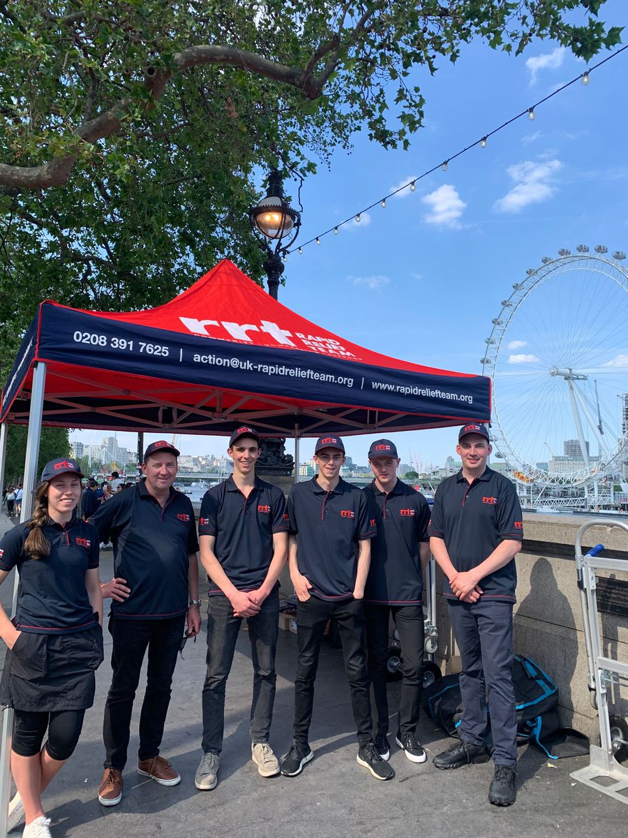 RRT_UK's tweet photo. Our RRT volunteers have been keeping London hydrated this afternoon in #Westminster! #OperationHydrate https://t.co/CQfKRD5CFJ