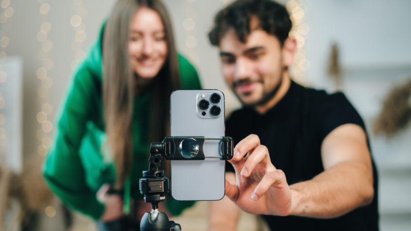 maximizeurmrktg's tweet photo. Why #video is the #marketing channel you can’t afford to miss
Here's why you should embrace video, plus three proven strategies to stand out, build a brand and capture an audience. https://t.co/LNhcaOQPxB https://t.co/Fwm0ItScbh