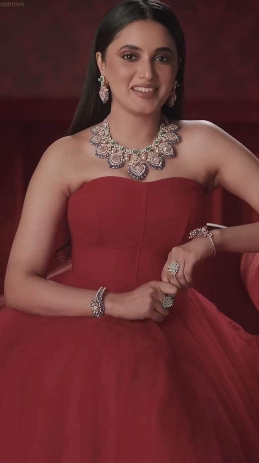 FyrgZckaIAItBkk?format=jpg&name=large