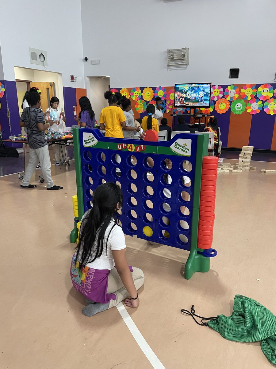 Ms_McD_Math's tweet photo. Wow! Awesome carnival @RPCS369 today! Thank you to our amazing PTO for such a terrific day! 💜💛
@debraprinc @Guerra_S83 @Gerald_Fitzhugh https://t.co/xJbHtNscCA