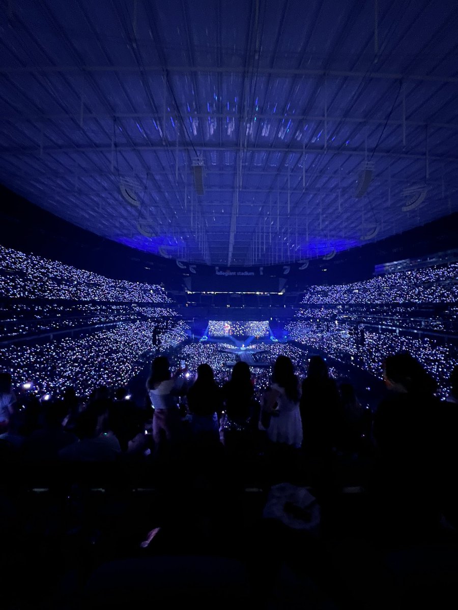 nickputation's tweet image. did she make it?                   yes she did.