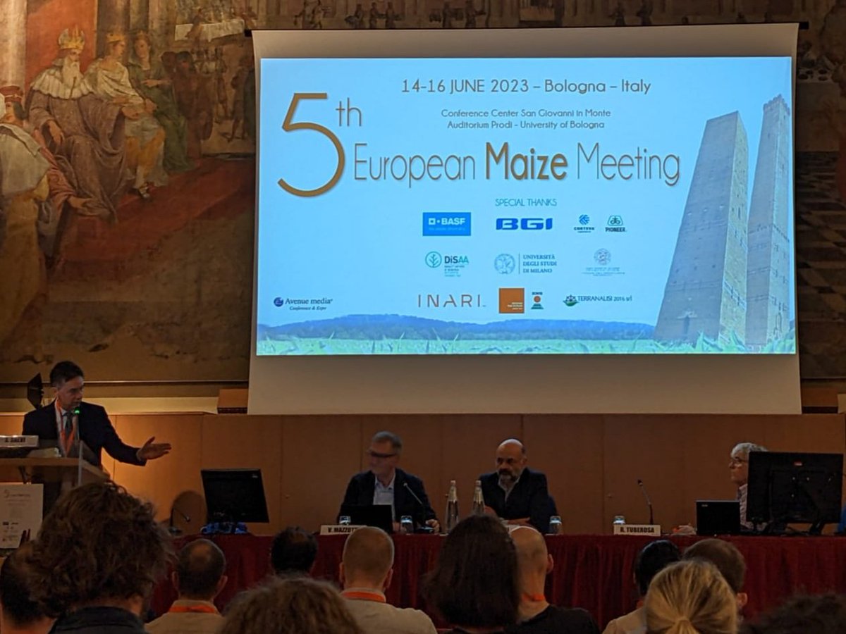 SilvioSalvi2's tweet photo. Great science and fun at the European #Maize Meeting-5 (#EMM-5) in Bologna! with so many colleagues and friends
https://t.co/vwK1aRPpxJ https://t.co/zYeBtx0tBQ