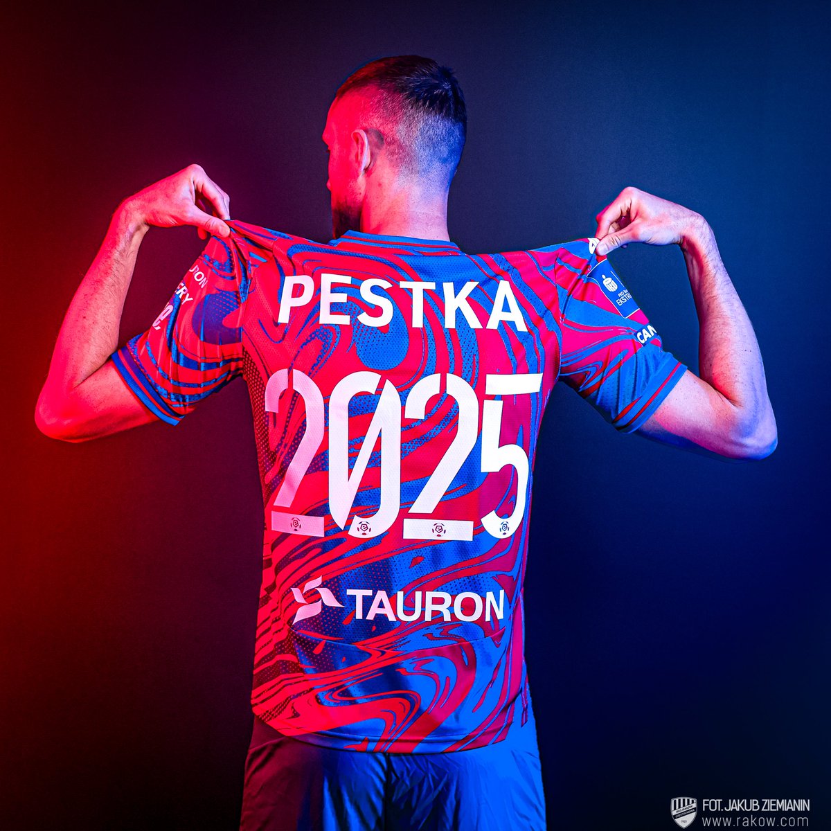 _bmg_sport's tweet photo. 🔥TRANSFER: Kamil Pestka piłkarzem Rakowa Częstochowa ✍🏻 ✅

@MKSCracoviaSSA ➡️ @Rakow1921 

Gratulujemy i powodzenia!💪🏻

#BMGSPORT #Transfer #RakowCzestochowa #Ekstraklasa #Pestka #BMG https://t.co/GDrO4Hqgiu