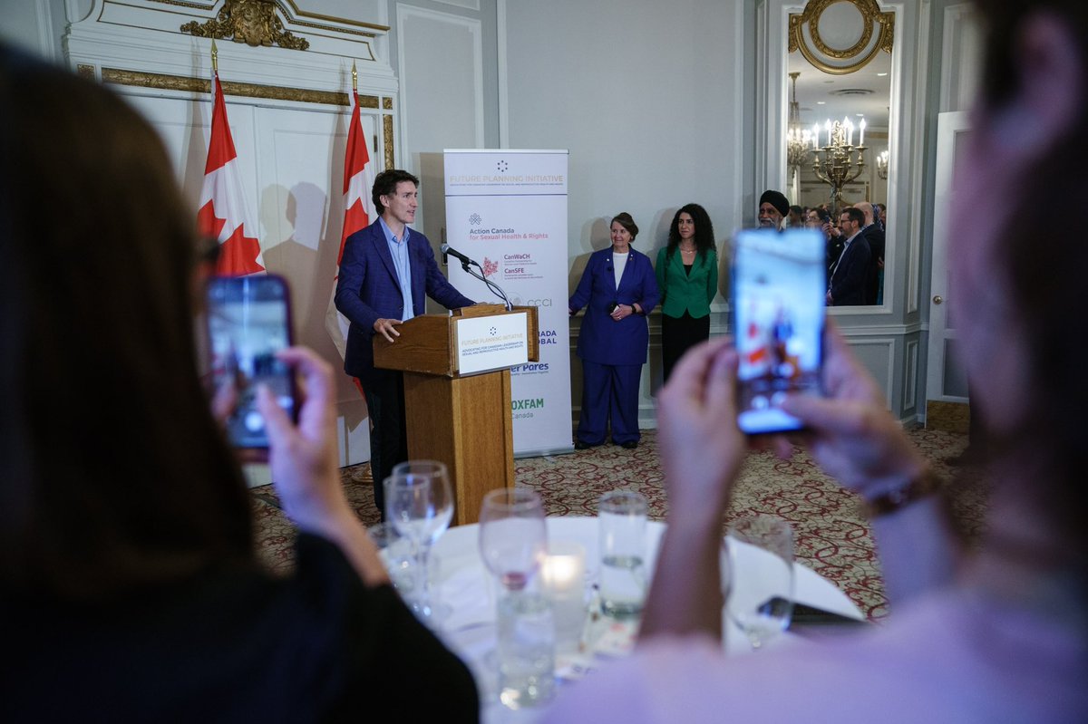 Justin Trudeau tweet media