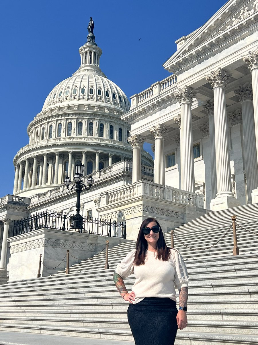 (1/2) Bringing psychology to Capitol Hill today with more than 60 of my colleagues in a return to in-person #APAAdvocacy! We’re talking to lawmakers about the importance of psychological research in addressing the youth #MentalHealth crisis and keeping young people #SafeOnSocial