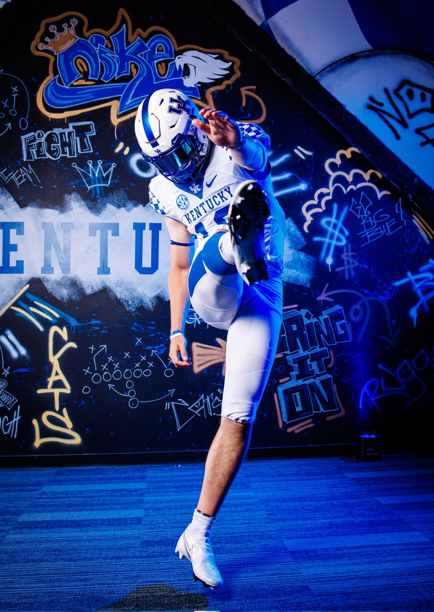 JacobKauwe16's tweet photo. After a GREAT couple of days with @PrieferJr1 and @CoachJ_Boulware, and a WONDERFUL conversation with @UKCoachStoops, I am so excited and honored to say I have been offered a full scholarship to THE University of Kentucky!! @UKFootball @KohlsKicking @BWestFball #BBN #GoBigBlue https://t.co/cCQKgN3TID