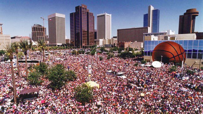 If Phoenix had a parade, the entire city would be shutdown. We had a parade for the 93 Suns losing to the Bulls and it was PACKED