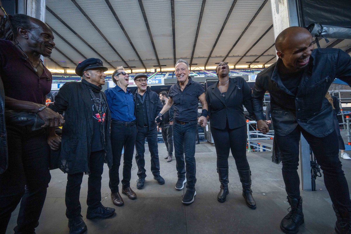 Bruce Springsteen tweet media