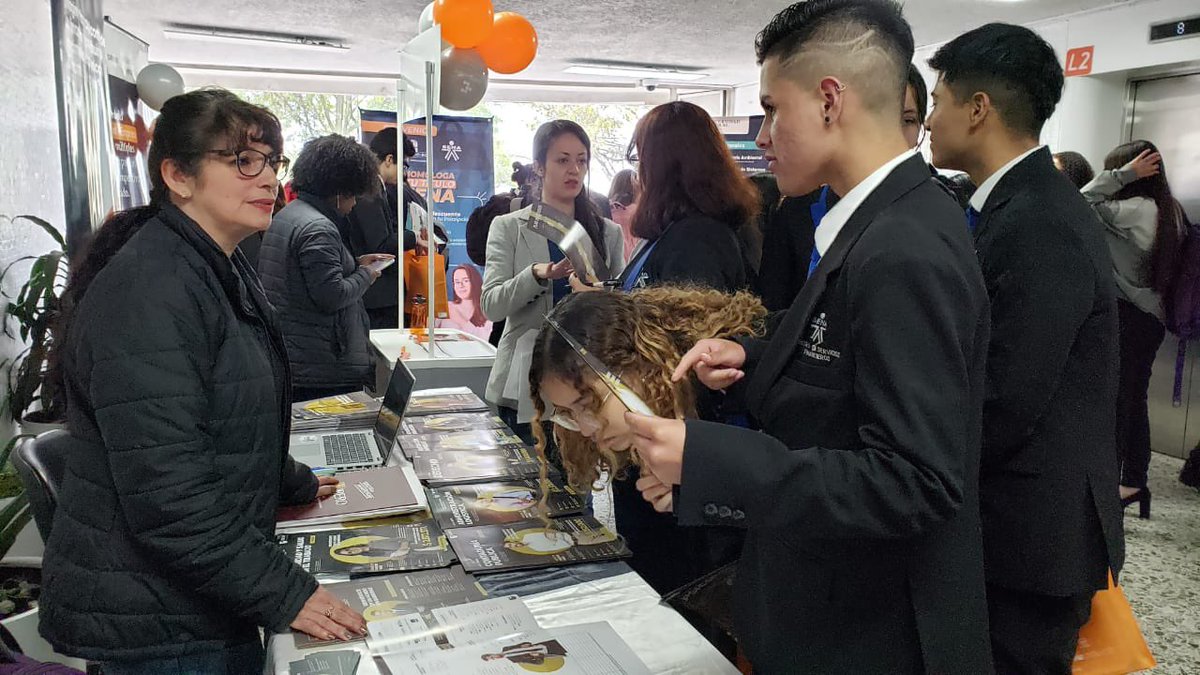 miparrap's tweet photo. Desde hoy se realiza la Gran Feria Universitaria en el #CSF con el propósito de que los aprendices y egresados conozcan más de 25 universidades y programas académicos para que continúen su proceso de formación⬇️ https://t.co/pNlw2LZJuL