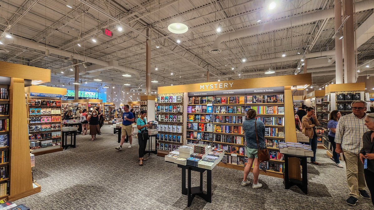 Some 📸from today's opening of <a href="/bnrestonva/">BN Reston VA</a>  A day full of festivities which included a ribbon cutting! They also have two author signings at 5PM today, so go check it out! <a href="/KStreetPhotoDC/">KStreetPhotographyDC</a>