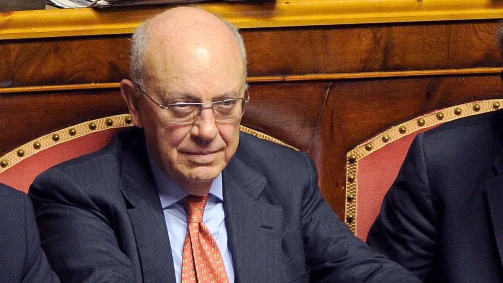 2⃣1⃣
Chi è l'amministratore nazionale? Si tratta di Alfredo Messina, berlusconiano di ferro, da decenni ai vertici delle aziende, nella geografia di Arcore associato alla voce 'fedelissimi'. Ma nella vita tutto può succedere. E dunque, al telefono, c'è chi oggi azzarda ipotesi