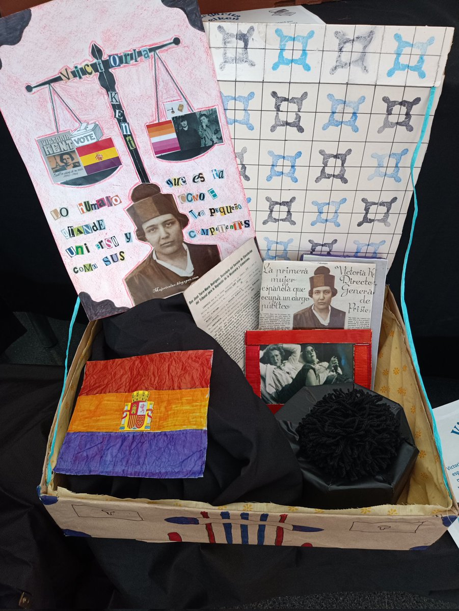 raqueljigu's tweet photo. El alumnado de 3ESO en colaboración con el Departamento de Plástica han elaborado está magnifica exposición sobre el exilio español. Han investigado y elaborado las maletas del exiliado. Han realizado también un collage del personaje. 
Impresionante https://t.co/G9C0hNmGro