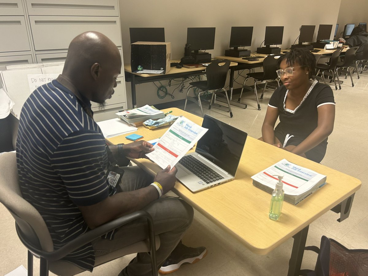 DanielFregens's tweet photo. @HISD_ProjectEx CCMR ENRICHMENT SUMMER CAMP MOCK INTERVIEWS WENT WELL. STUDENTS RECEIVED INFORMATION ON PROMPTNESS, NON VERBAL QUES, AND BEING CONFIDENT IN THEIRSELVES THROUGH THE DURATION OF AN INTERVIEW. @GLECPVA https://t.co/bl92Mj2GOp
