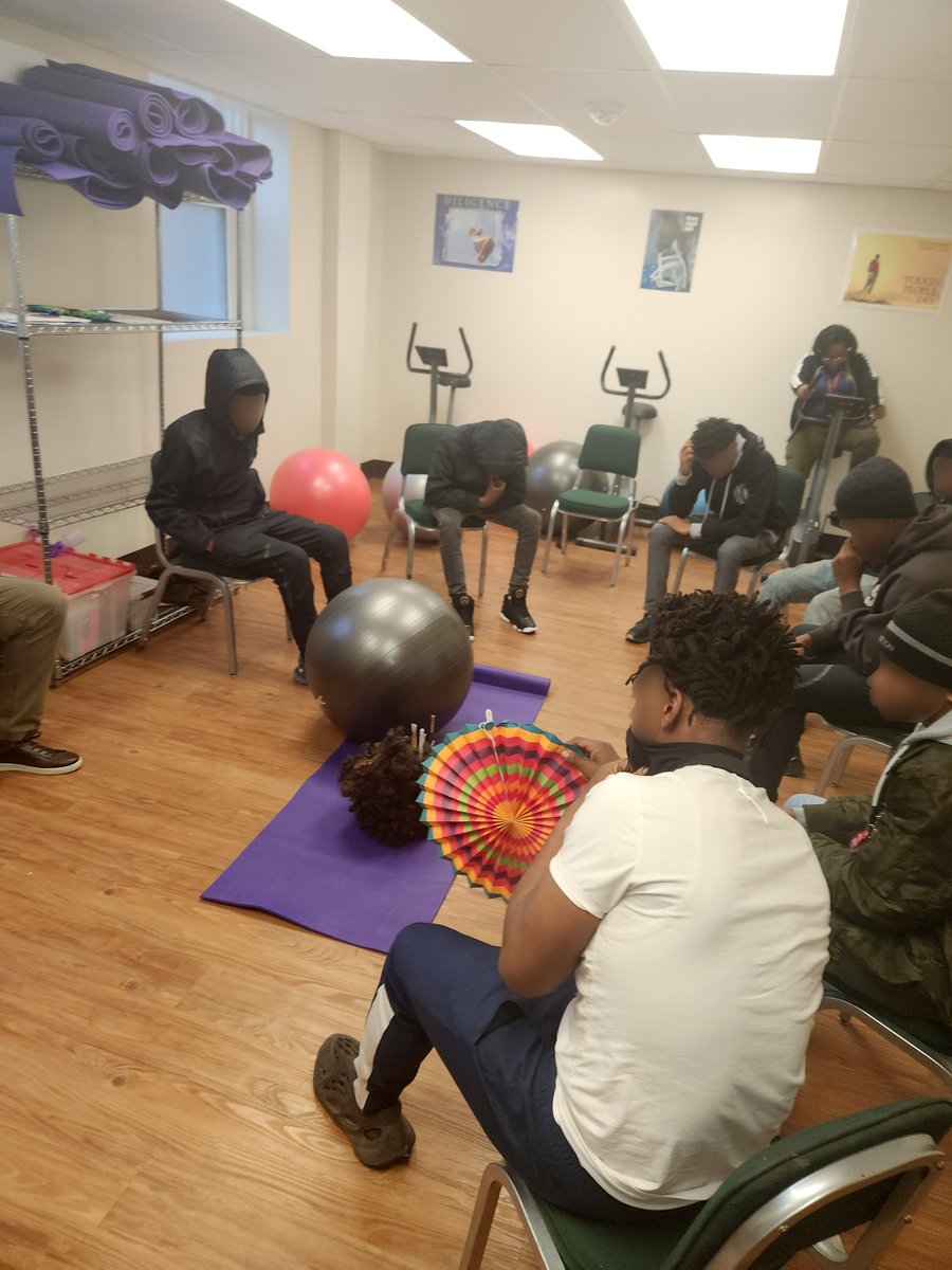 MarylandDJS's tweet image. Youth at the Baltimore City Evening Reporting Center (ERC) engage in weekly circles where there are discussions on a variety of topics. The youth are encouraged to verbalize their thoughts and feelings freely. #mindfulness #verbalization #activelistening bit.ly/42HFRlx