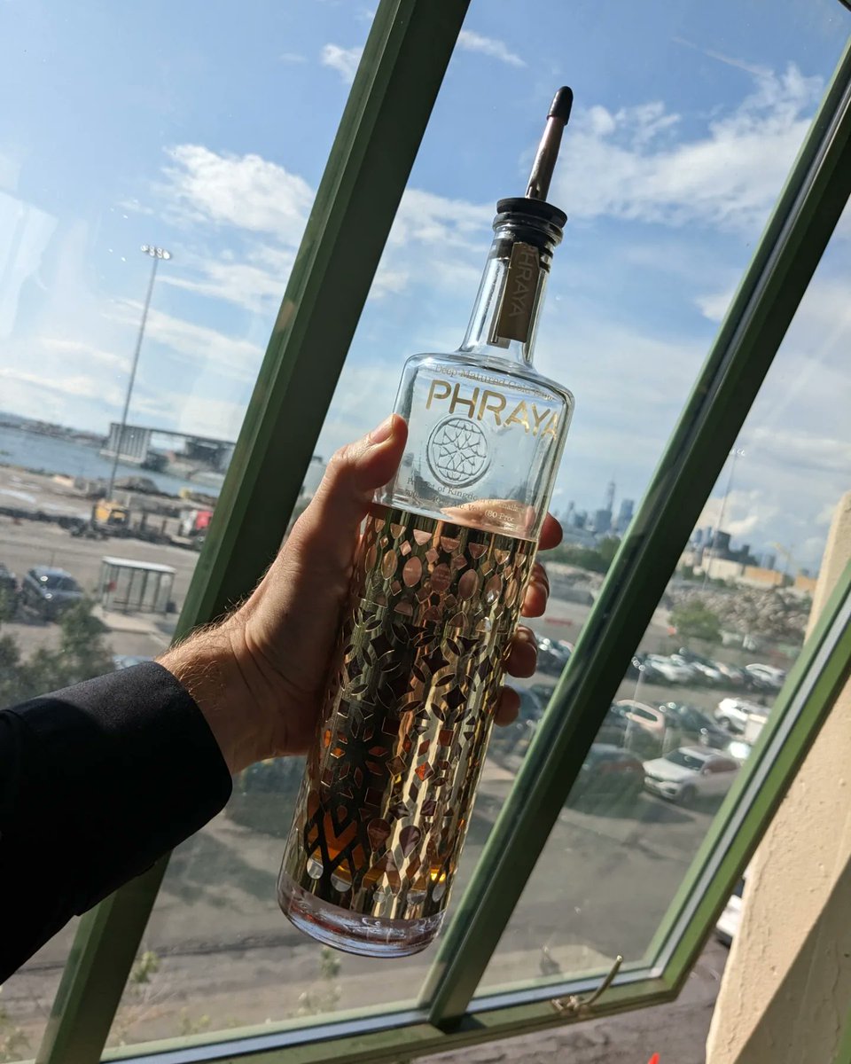 benngoodman's tweet photo. Day 2 of @bcbrooklyn was a blast yesterday. Another exciting day of sharing @PhrayaRum w/ spirits &amp; hospitality professionals from around the world! Thanks for the gig @BoweryCollect! #BrandAmbassador #Brooklyn #Liquor #Rum #Thai https://t.co/t1yhMSYaoa