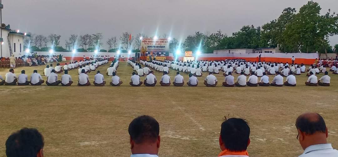 sanjay_Kmisra's tweet image. वाराणसी के एस.एस.पब्लिक स्कूल में मातृ संगठन राष्ट्रीय स्वयंसेवक संघ के शिक्षा वर्ग (प्रथम वर्ष 2023) के समारोप कार्यक्रम में सम्मिलित होने का सौभाग्य प्राप्त हुआ| #RSS_challenge #RSS4Nation