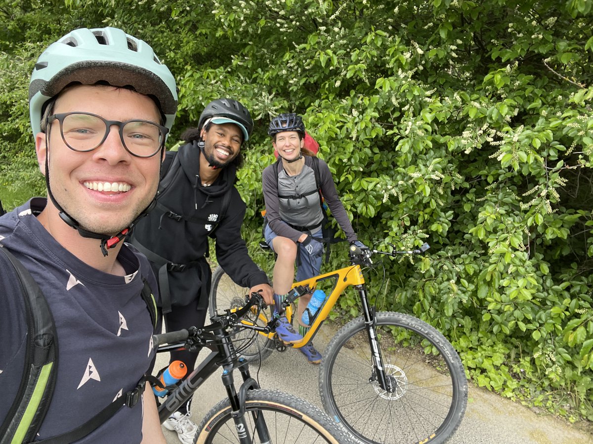 Jelle Mels en danser-acteur Malik Mohammed gaan op avontuur in de streek rond #Diest, waar ze kennismaken met veloraften: een mix van mountainbiken en kajakken langs enkele unieke plekken die de Demervallei rijk is. Zaterdag om 18.35u <a href="/vrt1be/">VRT 1</a> in #VlaanderenVakantieland. 📷 © VRT