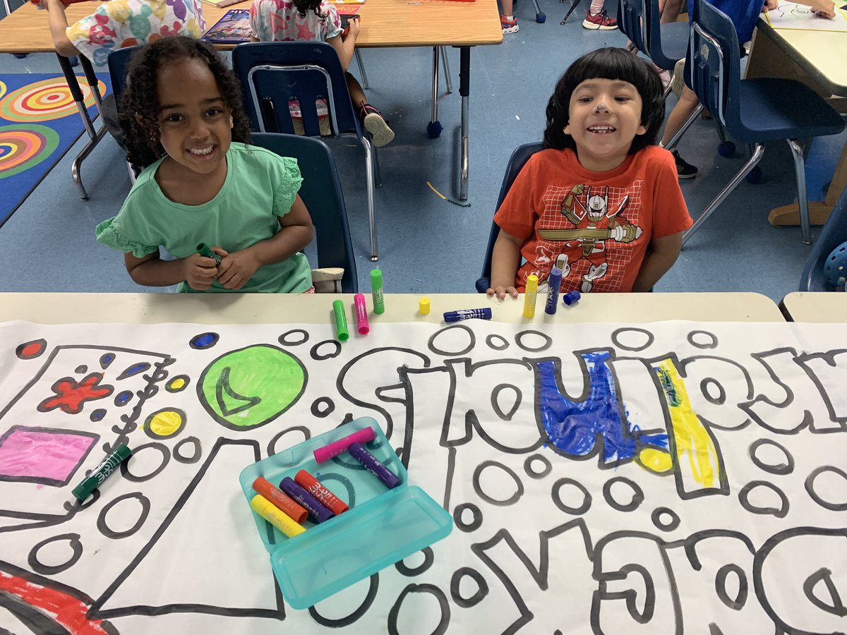 Just making some posters over here with paint sticks in Kindergarten Art 🔴🟠🟡🟢🔵🟣 #arteducation