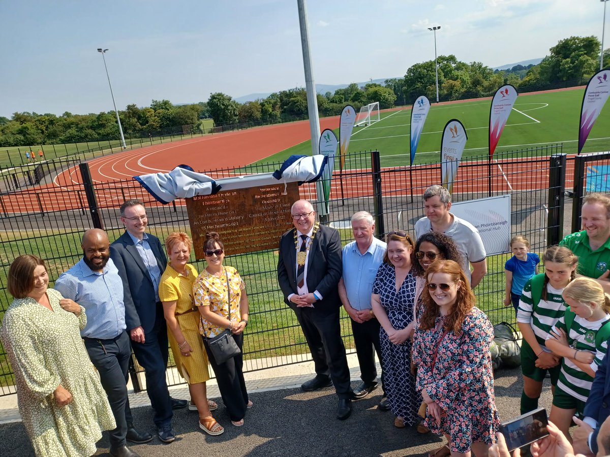 I was exceptionally proud to open a fantastic €2m recreation hub in #Castleknock this evening, with a state-of-the-art athletics track encasing a superb football pitch. I hope this helps produce stars of the future who will represent #Dublin15 at the highest levels.