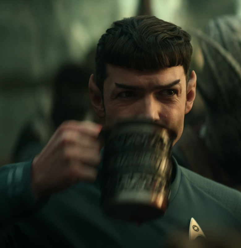 Also a bit I really loved:
The very important parallel of neither La’an nor Spock backing down from the challenge and impressing the Klingons with their drinking  skills!!!
#StarTrek #StrangeNewWorlds