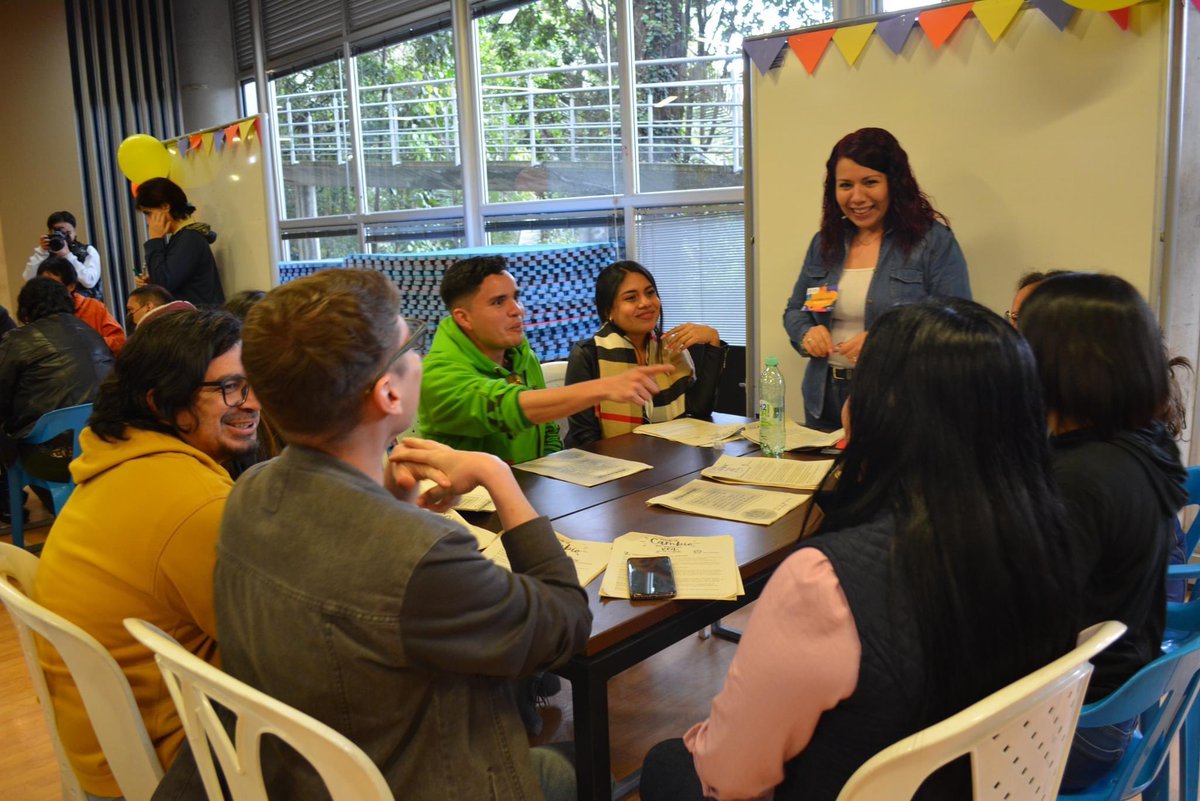 afhilipo's tweet photo. Gracias @dicamora por tu alegría, energía y enseñanzas. Ahora mismo estamos disfrutando en las @BibliotecasPUJ denuestra primera cumbre innovadora para trazar nuestro rumbo de alma de niños. Este es nuestro camino de exploración, diversión e innovación.

#Pasaenlajaveriana https://t.co/2p4O4wGOa8