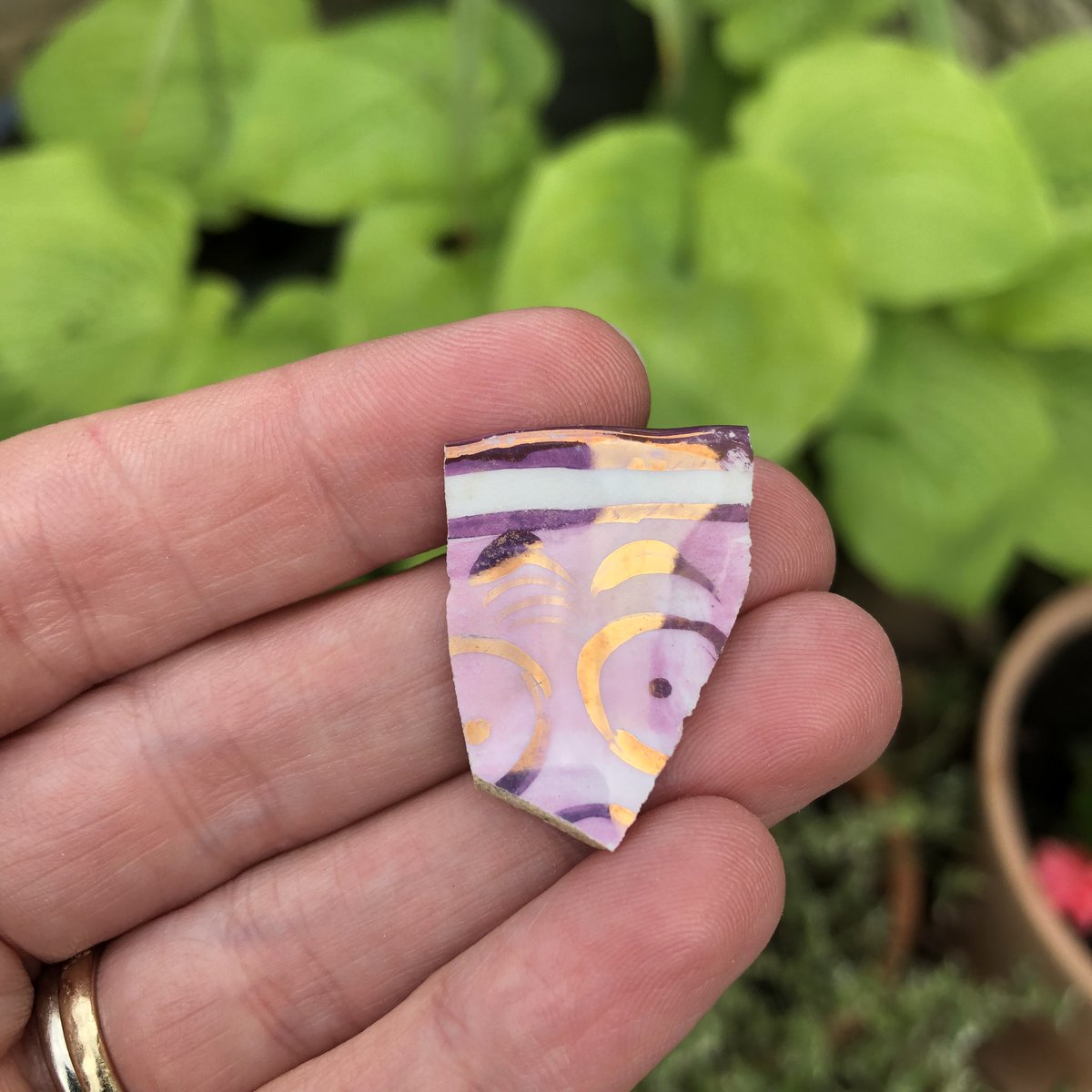 BMudlark's tweet photo. The Instagram is all about the lustreware! #mudlarkingfinds #fieldfinds #villagefinds #villagelark #mudlark #barnwell #barnwellnorthants https://t.co/pRbql52vvs
