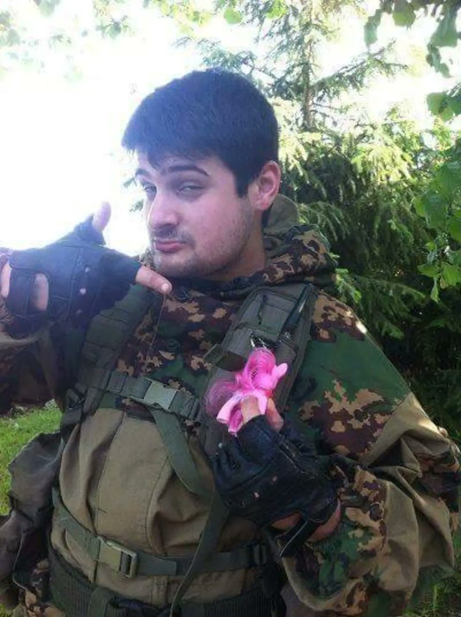 Pics of me playing airsoft :3