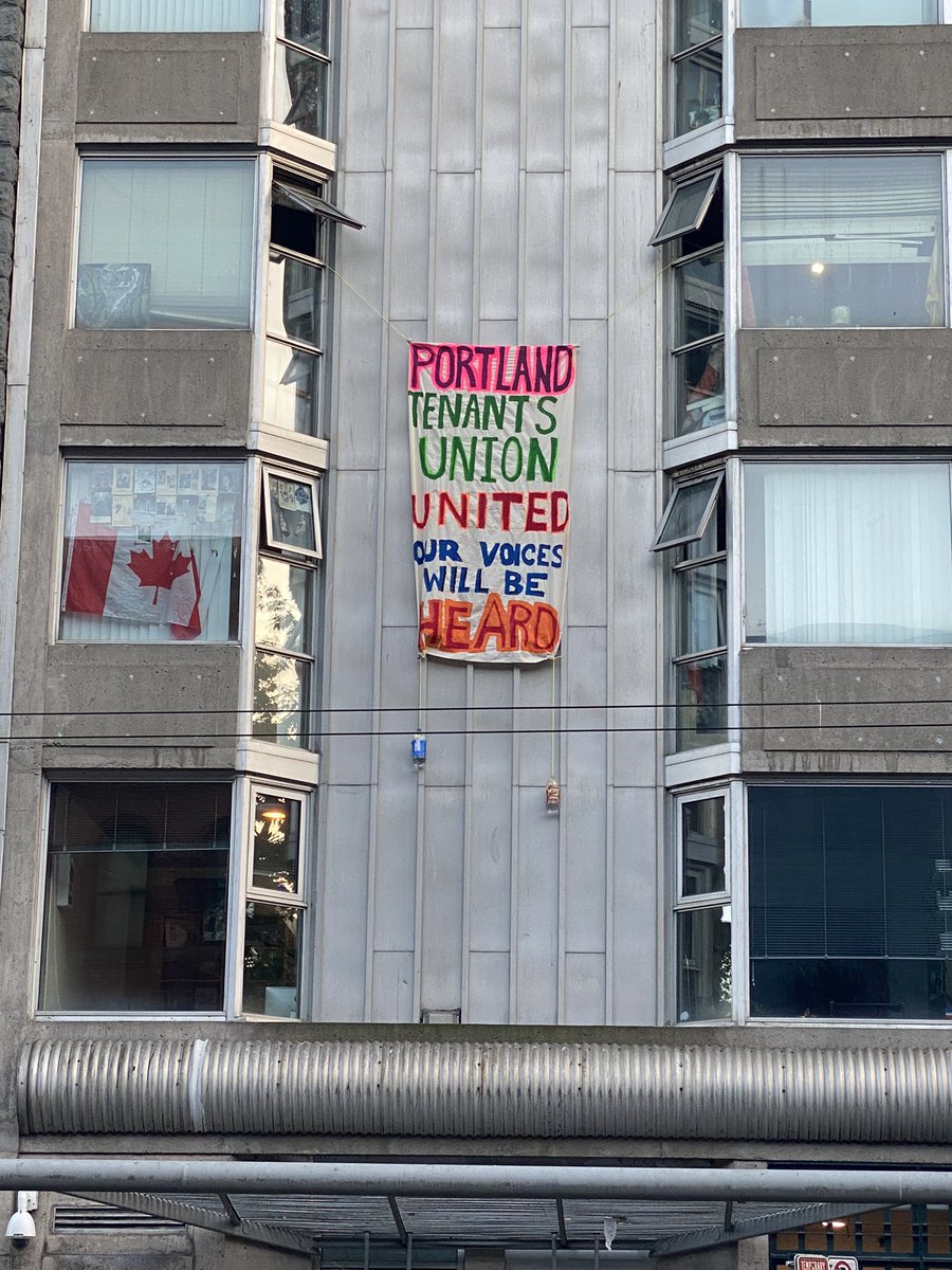 Tenants at the Portland Hotel, run by @PHScss, have been fighting to be consulted on a plan for when our elevator is replaced for over 6 months. Many in our building are disabled and were trapped in our rooms during the 8 month breakdown. Photo from yesterday’s banner drop. (1/2)