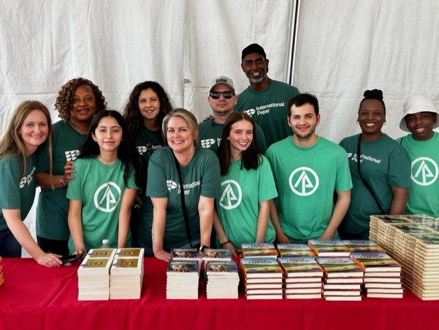 IntlPaperCo's tweet image. In May, IP volunteers spent their Saturday at the @NCRMuseum Ruby Bridges Reading Festival, celebrating Bridges' legacy of advocating for equal rights, education and tolerance. Volunteers distributed thousands of free books to local children.  #ProudtobeIP