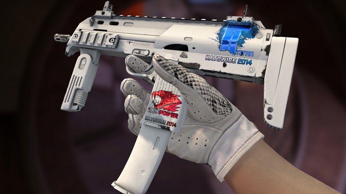 SMGs next and we start directly with the best Titan Holo MP7 Craft. There are a Total of 6 MP7s with one Titan Holo applied but none come close to this MW MP7 | Whiteout with the Fire & Ice Sticker Combo.