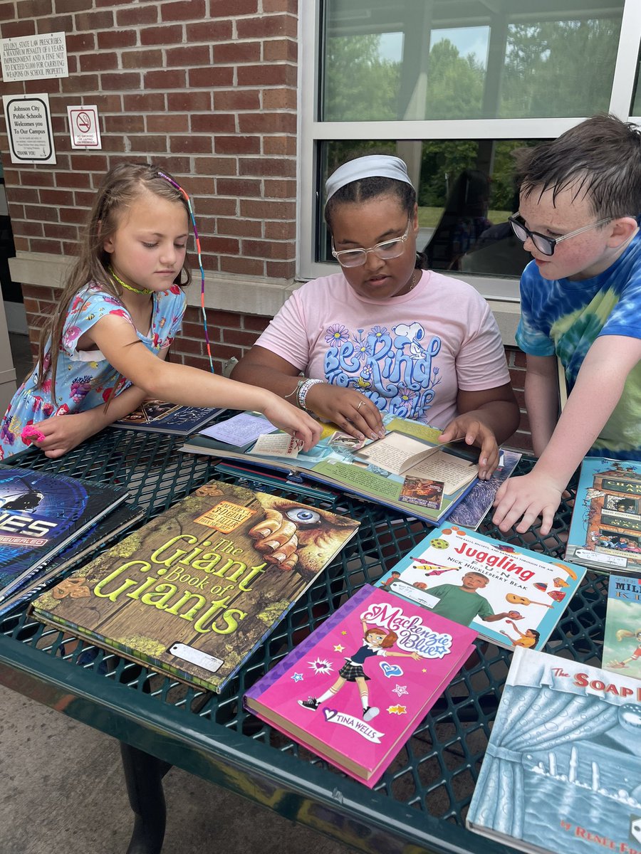 Anna Armstrong tweet media