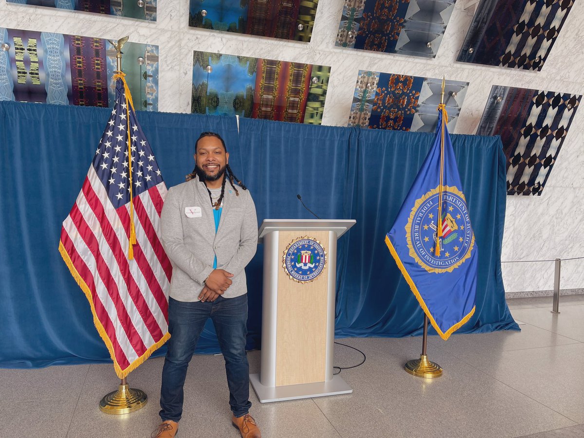 Joelattstanley's tweet photo. Amazing opportunity to help assist the FBI with activating their First Net devices today! Building great partnerships and delivering great service at all once.  🙏 @CommingsDesmond @AlexandraGLM_  @shawnglinski #312Crew #ATT https://t.co/PSA6ugRLzQ