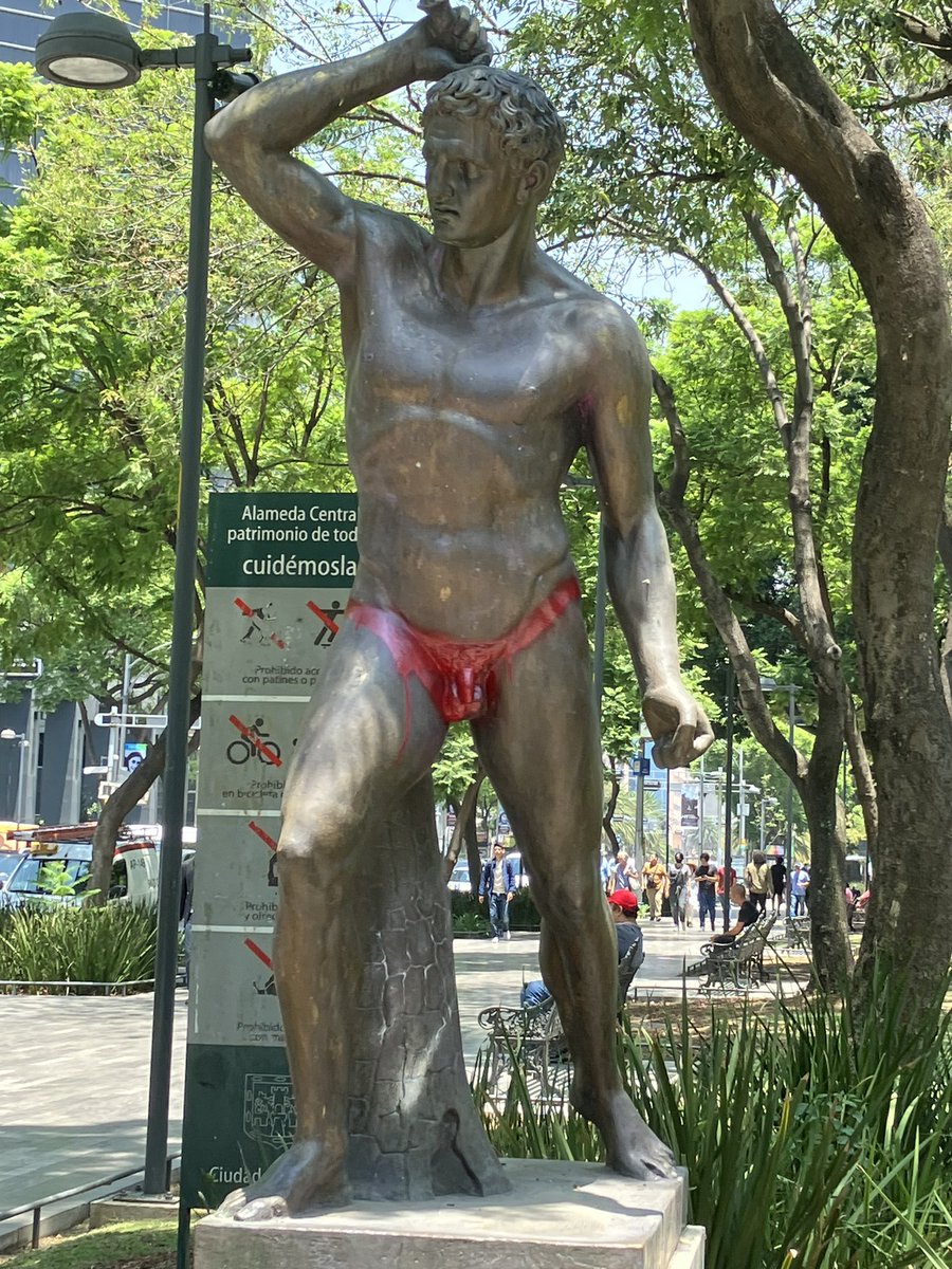 EmbCespedes's tweet photo. 31 degrees #heat #traffic #urbanlife #artintervention #graffiti #mexicocity #home https://t.co/Tow1oqnPvW
