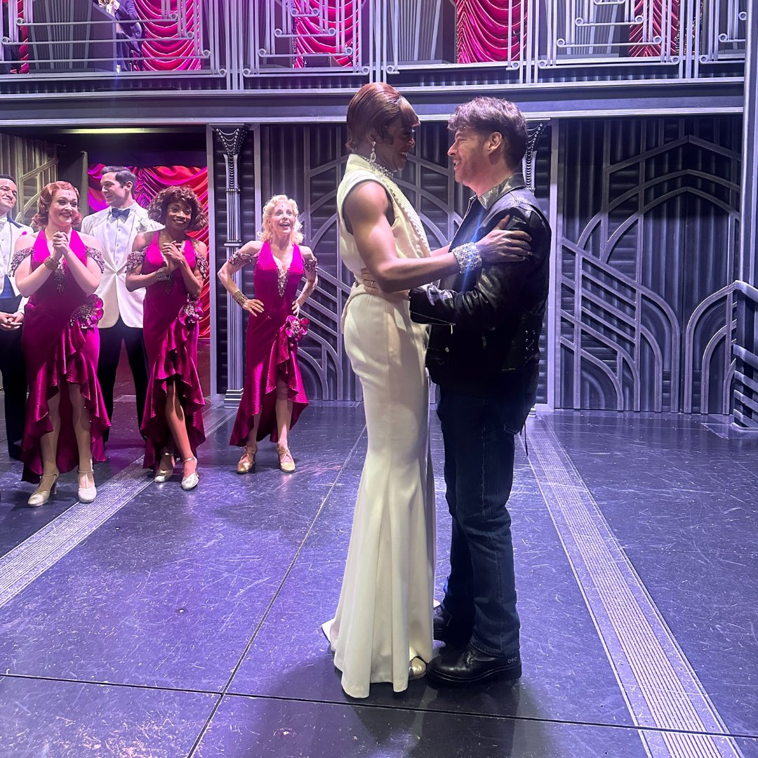 SLIHmusical's tweet photo. Crooners just get our motor purring! 🎙 Last night we were lucky enough to be joined by the incredibly talented @harryconnickjr at #SomeLikeItHotMusical! 🔥 https://t.co/BnhYdNg8V9