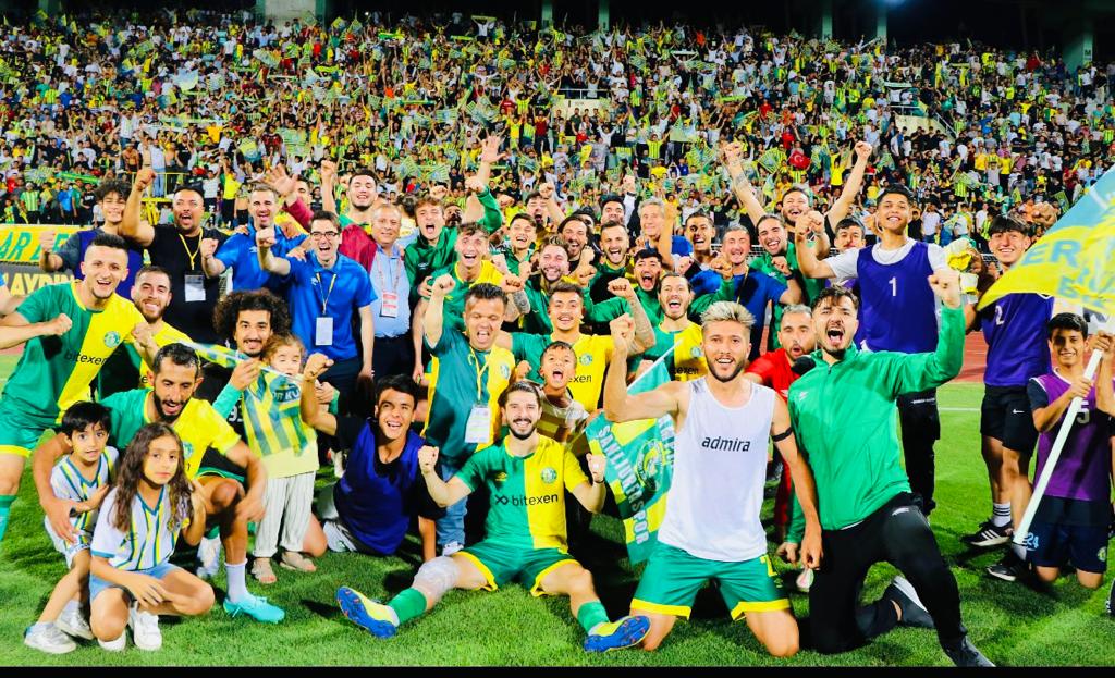 O sene bu sene dedik ve  artık 

Şanlıurfasporumuz 1.Ligde..

Biz inandık Şanlıurfasporumuz başardı.

Tebrikler çocuklar. 🏆🏆🏆💛💚
#SampiyonSanliurfaspor
 #OSENEBUSENE 
@Sanliurfaspor