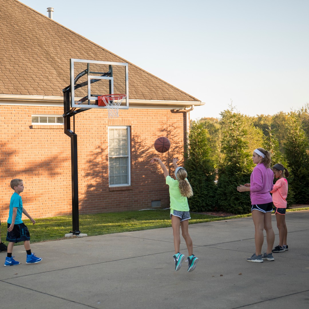 Each of our hoops are perfect for all sizes and ages. Your basketball hoop can grow with your family and kids as they age. goalsetter.com/collections/ho…

#Goalsetter #Basketball #LoveThisGame #BestinBasketball #MadeintheUSA #GoalsetterBasketball #BasketballHoop