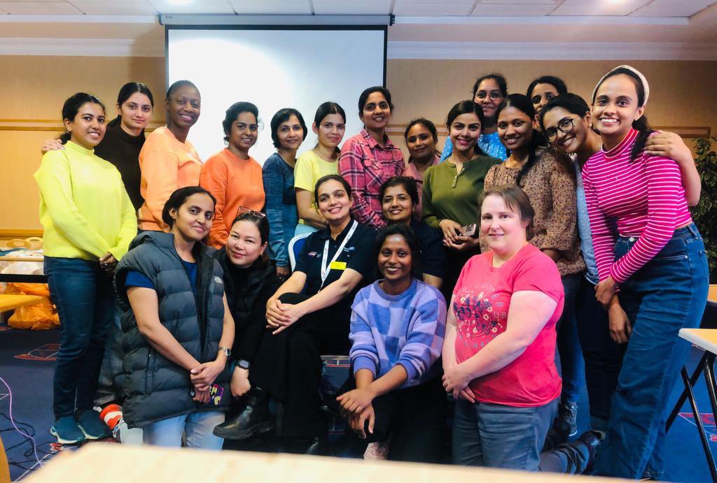 SaTHIntlNurses's tweet photo. Our wonderful cohorts 5&6 have completed their OSCEs, Ward transition programme and clinical skills training.
We wish you the best of luck on the wards! #TeamSaTH #IRN #Internationalnurses #team #together #OSCEPrep https://t.co/tH4ZIaaB8M