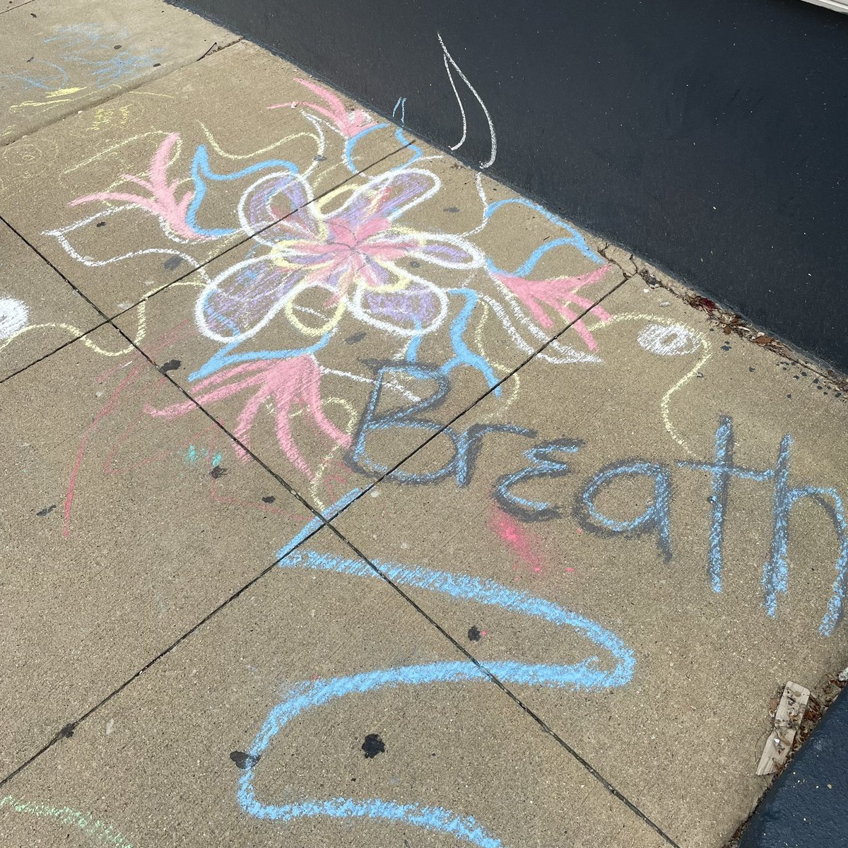 RedscvrRecords's tweet photo. Leave the chalk out overnight and walk in to this beautiful art and hopscotch #rediscoverrecords #exploreelgin #elginil https://t.co/DDA5GqxEnz