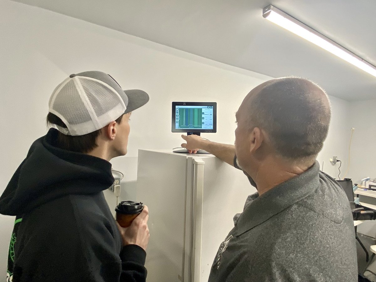 arometrix's tweet image. Did you know?  
When we went to the @hashatron labs for that RnD session, it was also for a lab analytics visit.  In fact, did you know Arometrix offers on-site visits that provide real time data using your Finder of choice?

#arometrix #hashatron #science #stem #cannabis
