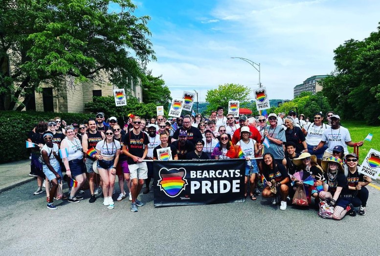 Join the Bearcat community as we show off our pride at this year’s Cincinnati Pride Parade 🏳‍🌈 Bearcats will meet 10 a.m. at the corner of 7th Street and Plum. The parade begins at 11 a.m.

alumni.uc.edu/get-involved/i…