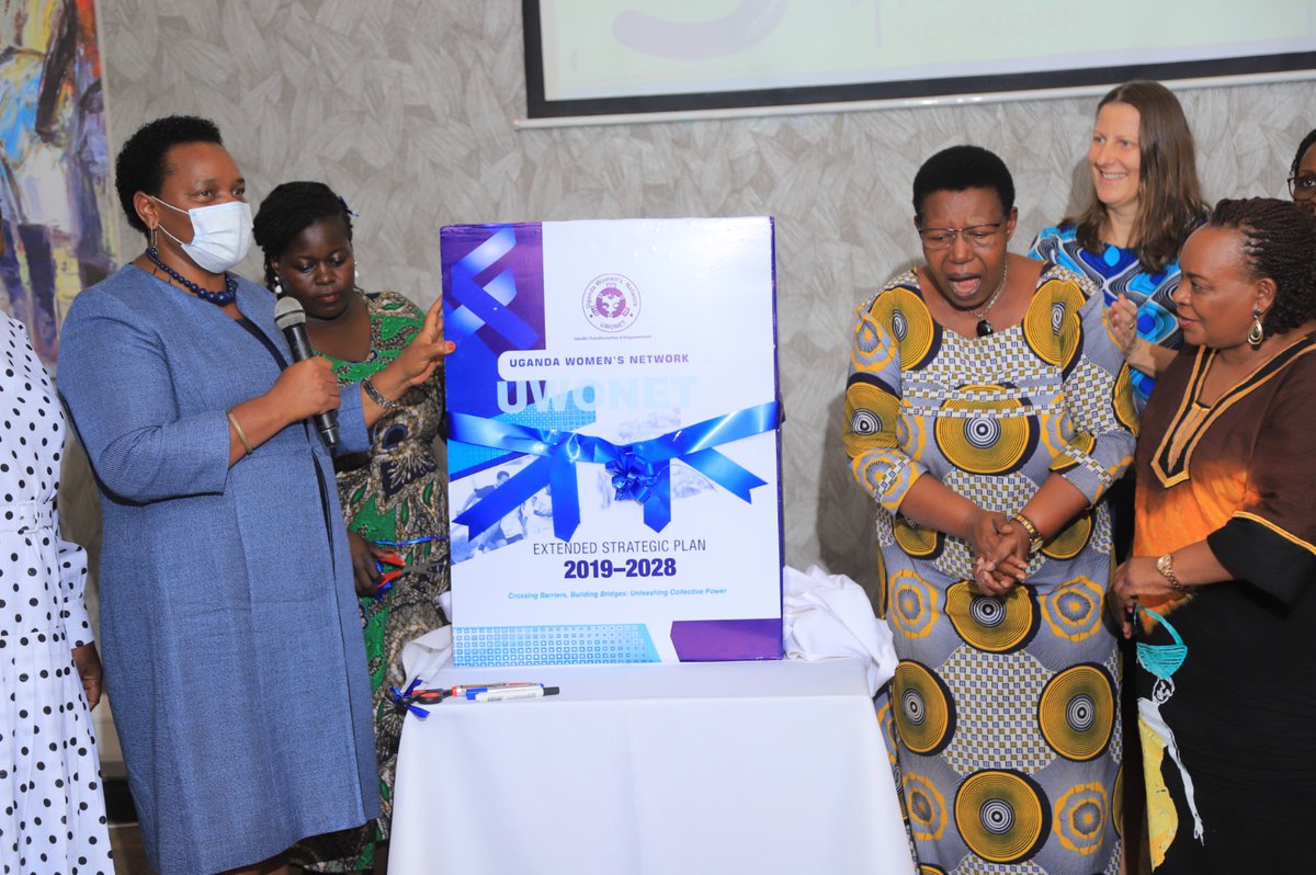 uwonet's tweet photo. 📢📢💥#UWONETAT30💥

At the climax of our round table event, we officially launched our 30 year celebrations, and our Strategic Plan 2019-2028 which will foster programmatic actions that promote women's participation and influence in leadership and decision making at all levels. https://t.co/7cMleqMnb7