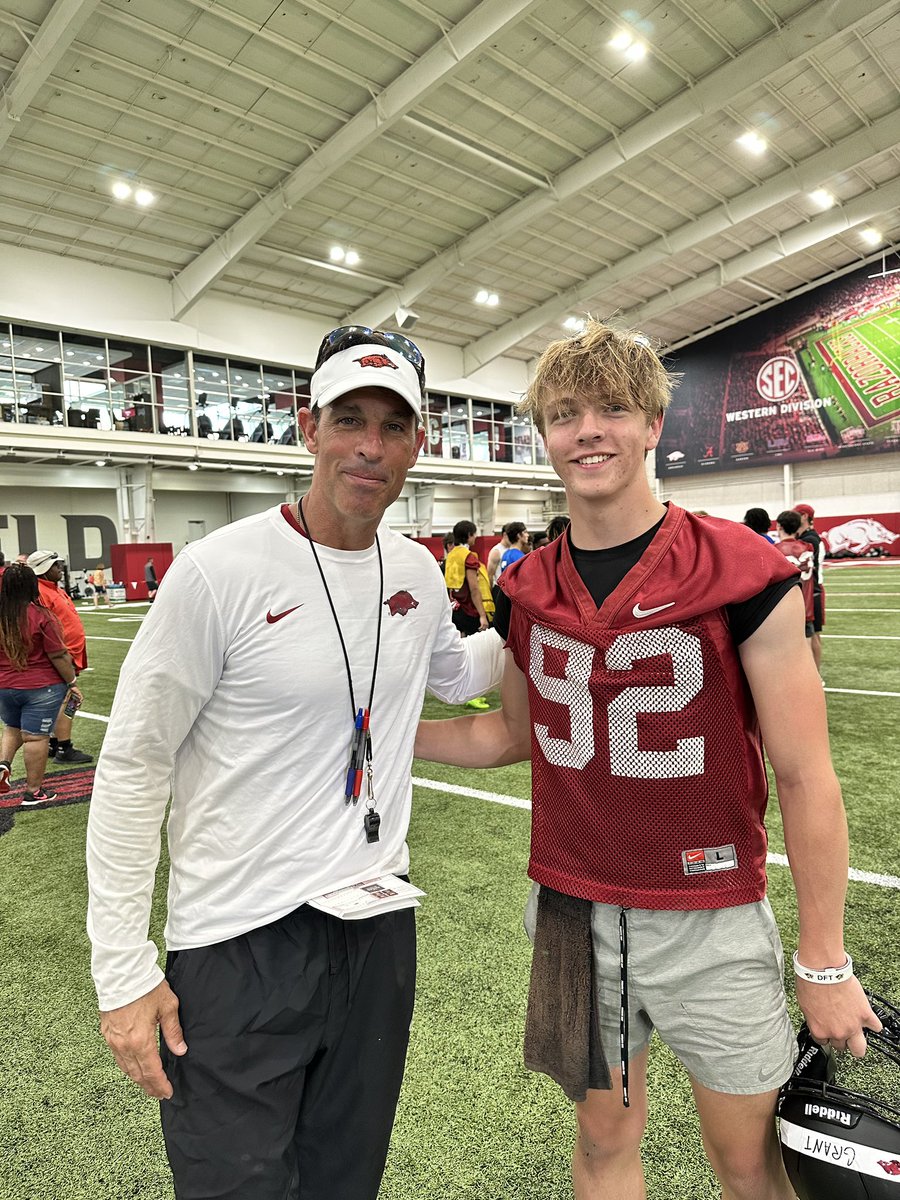 Trevor_Grant6's tweet photo. Had fun @RazorbackFB Camp today. 39 inch vertical! @CoachDanEnos @CoachSamPittman @BvilleFB @CoachJGrant https://t.co/AIb3Y0MVac