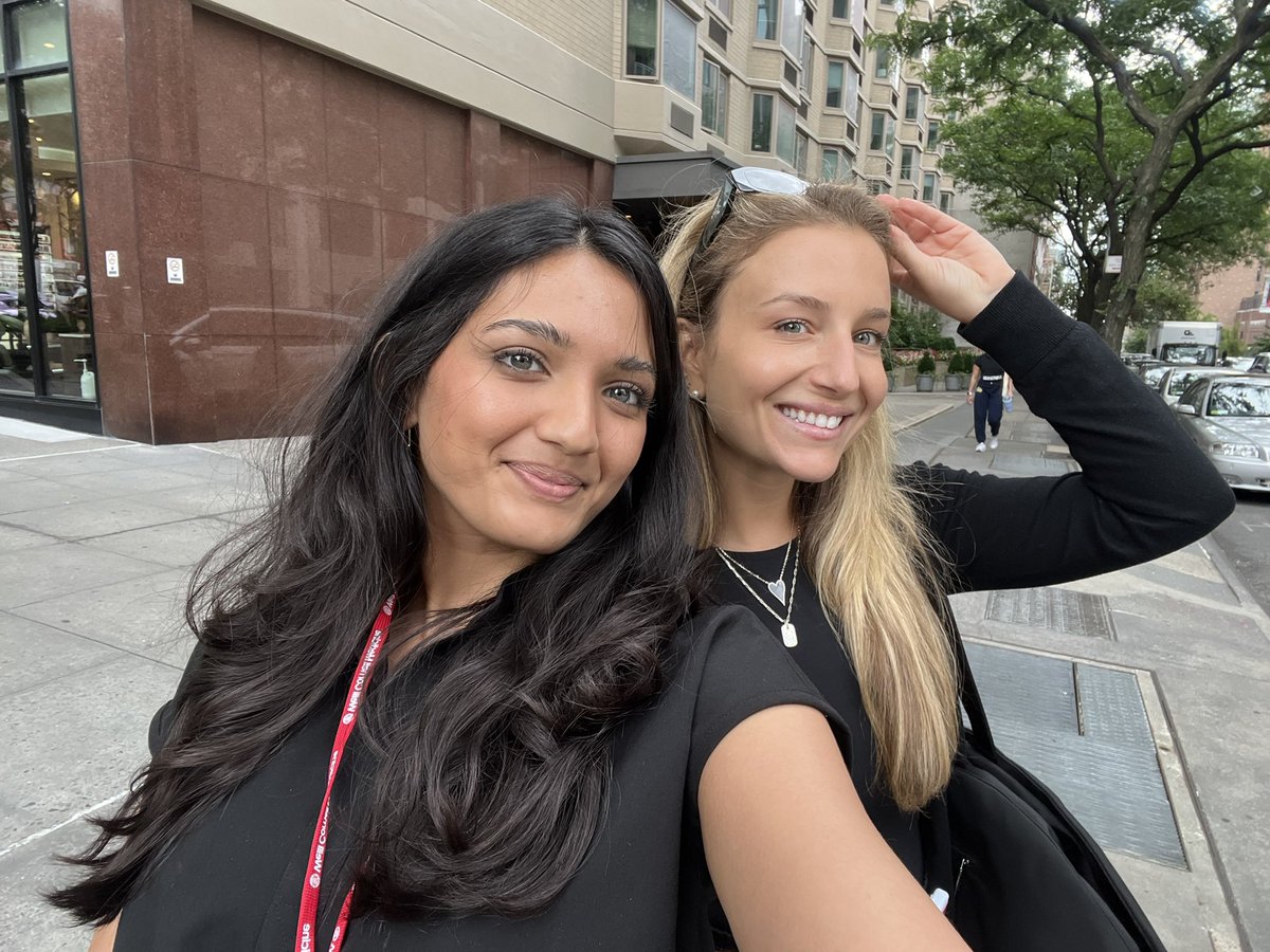 melina_manolas's tweet photo. So nice when you get to meet friends and mentees from social media in real life ! 

Twitter, TikTok and Instagram has exposed me so close to so many women in medicine who I can learn from and teach. https://t.co/nJnPrN45RM